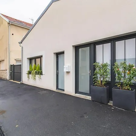 Apartment Aux Clefs Des Sacres La Casa